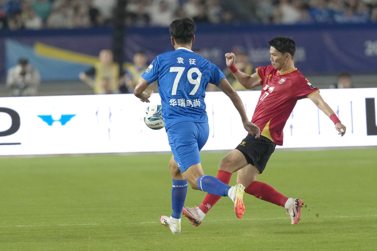 包含转会期荷甲传出新动向，上海久事官宣签约，管理层表态——球迷炸锅，年轻球员得到机会的词条-爱游戏官方入口